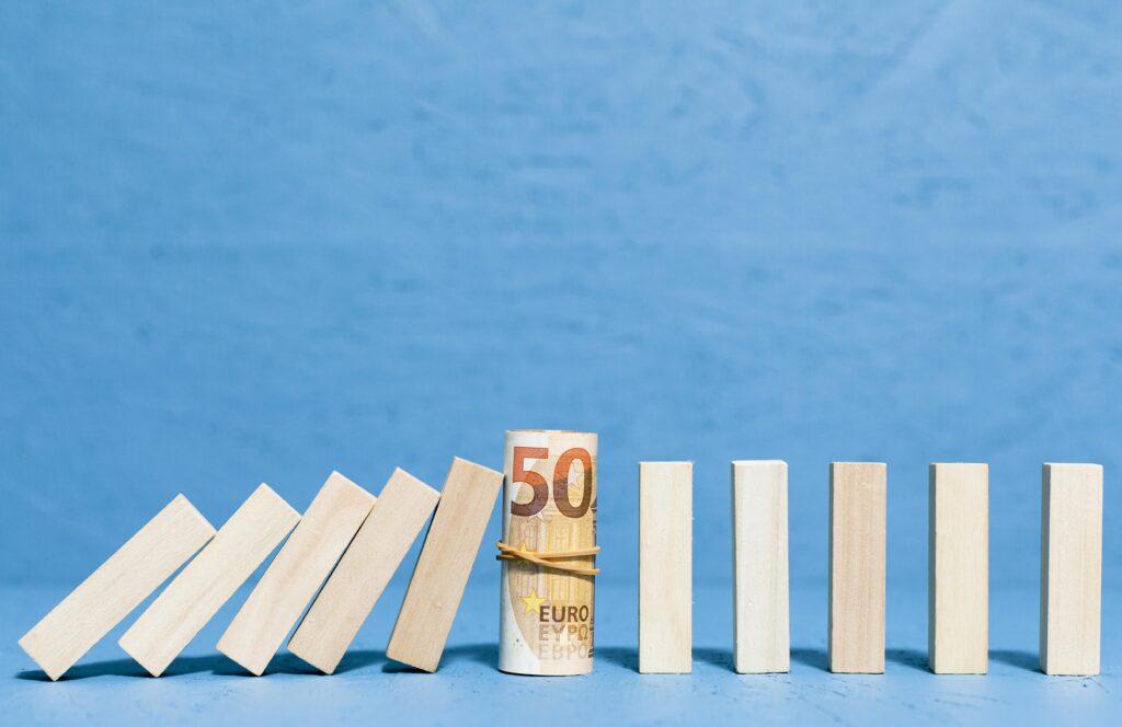 ¿Qué es el riesgo divisa y cómo evitarlo en los fondos de inversión?